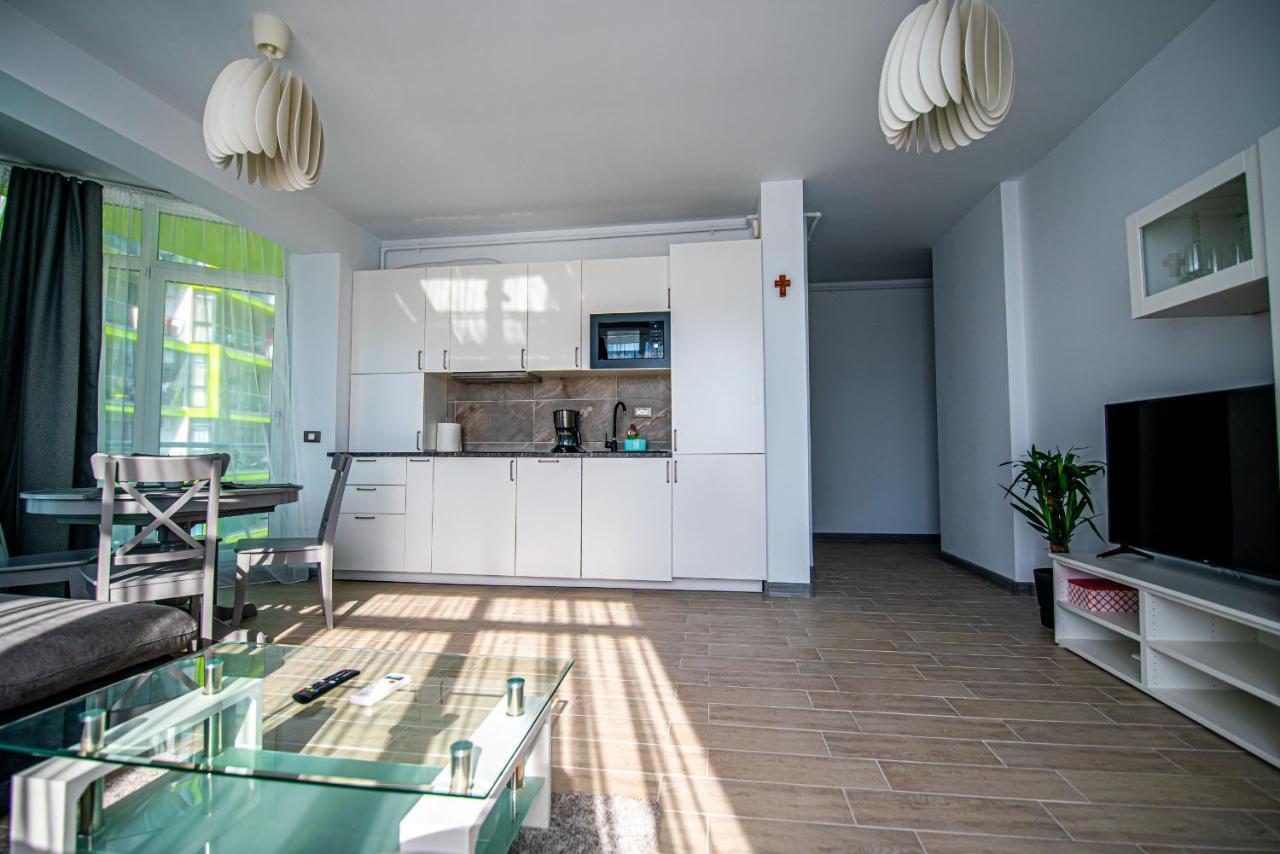 Apartment Katrina - Alezzi Beach - Sea View Năvodari Eksteriør billede